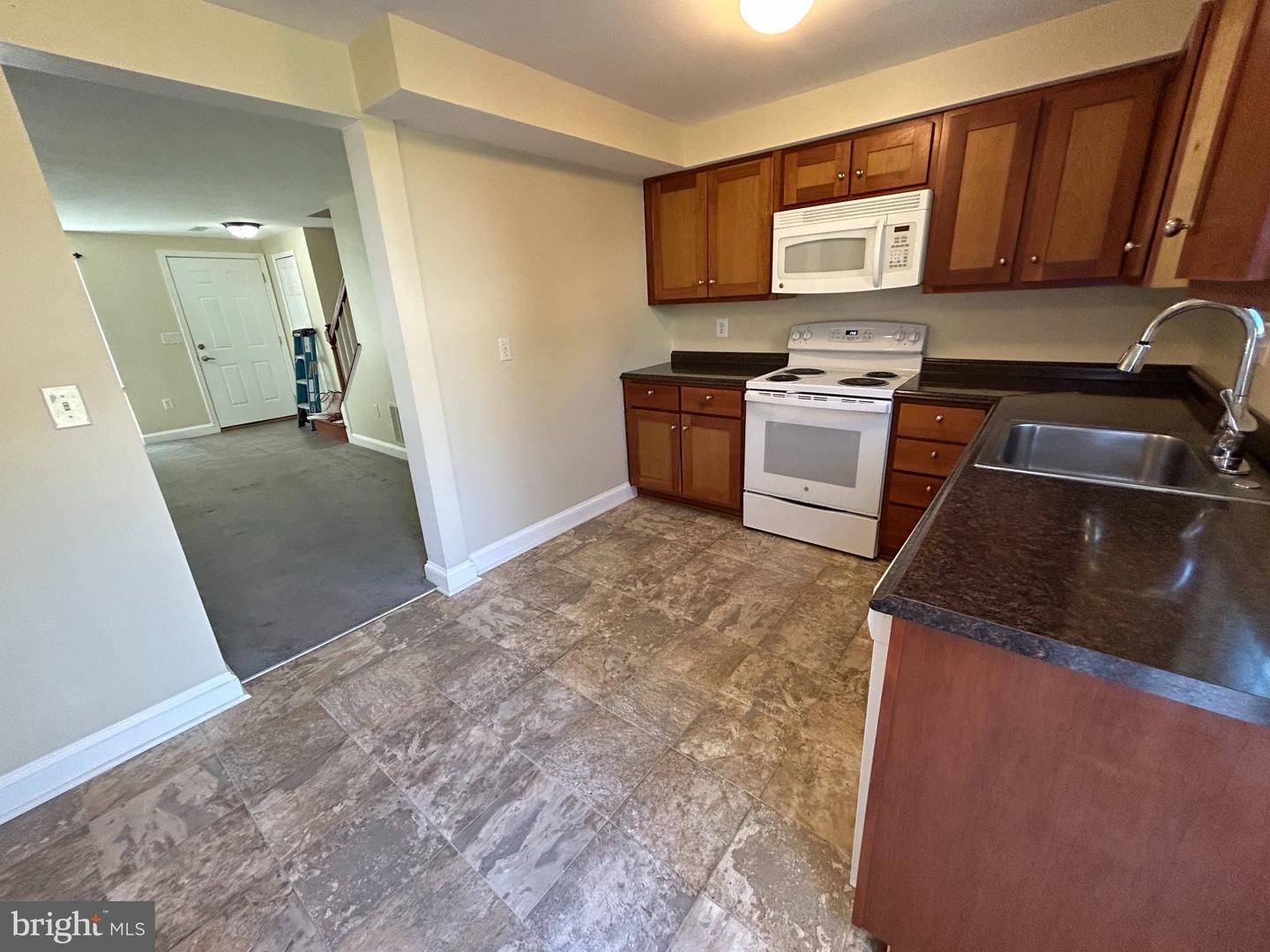 8447 Braxted Ln Property Photo 10