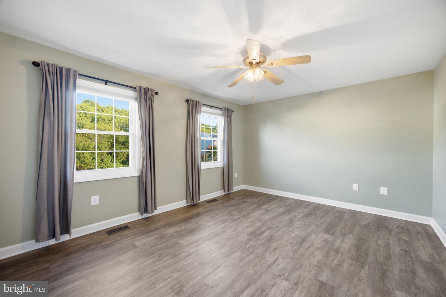 8650 Point Of Woods Dr Property Photo 21