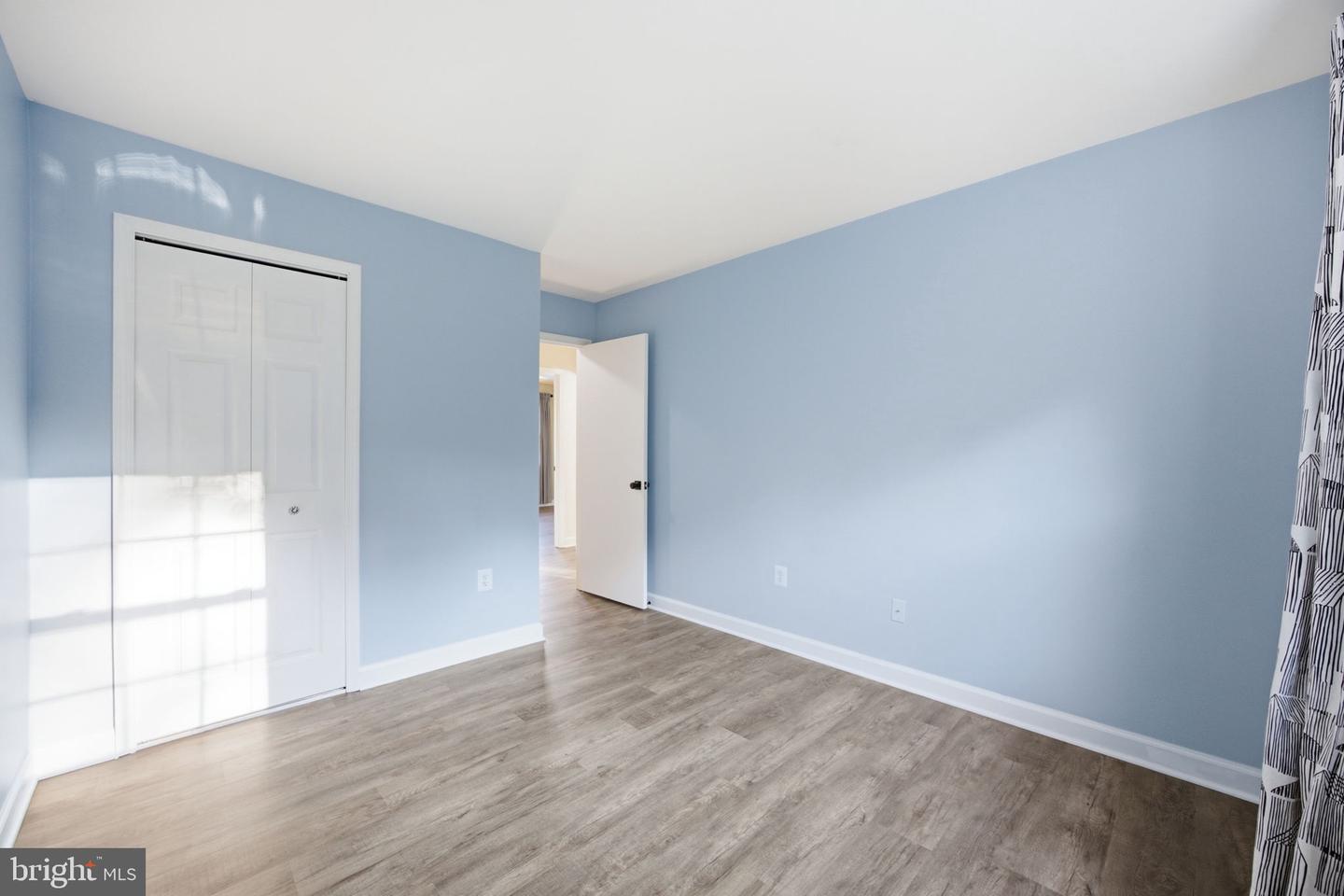 8650 Point Of Woods Dr Property Photo 28