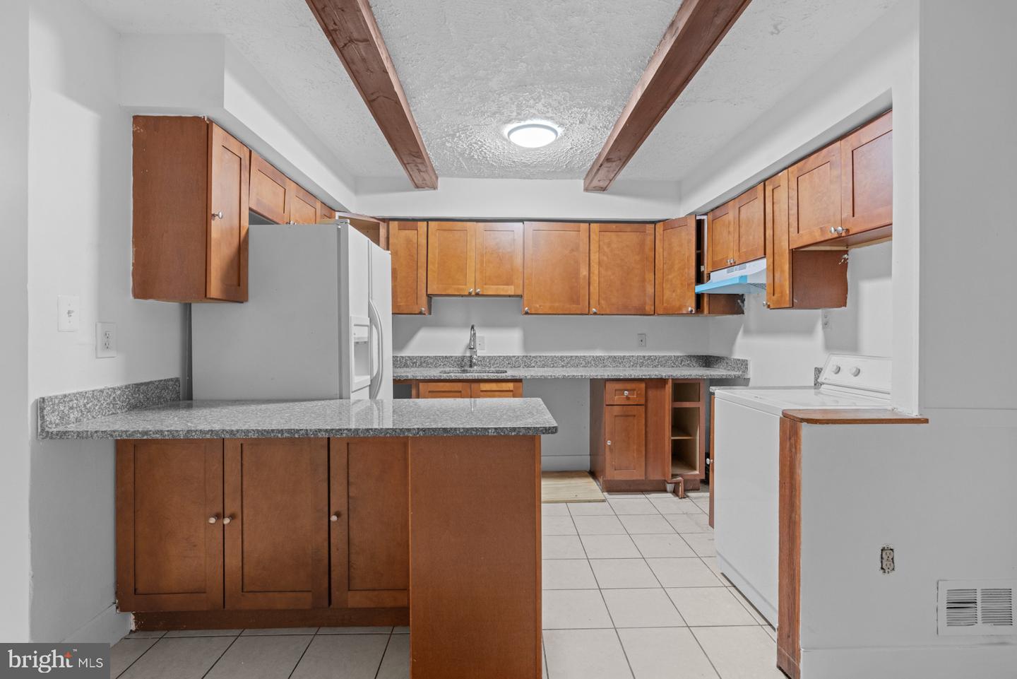 9827 Town Ln Property Photo 5