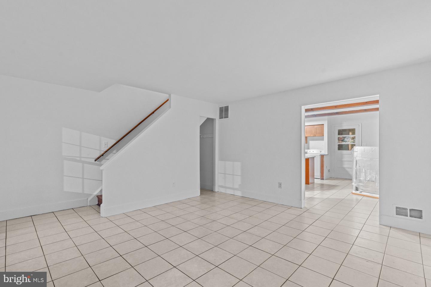 9827 Town Ln Property Photo 8