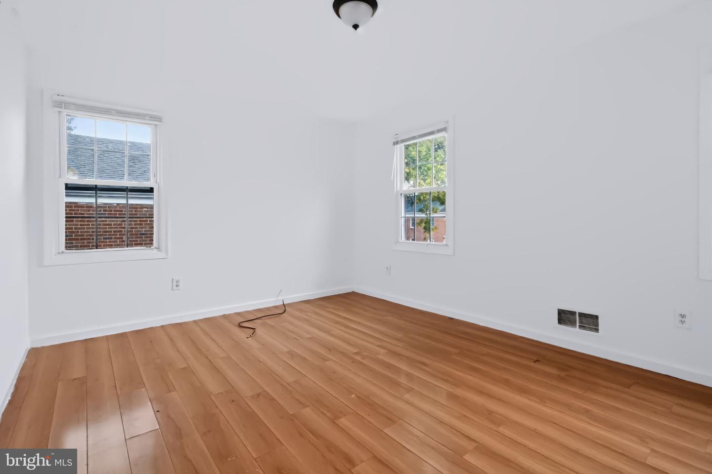 9827 Town Ln Property Photo 16