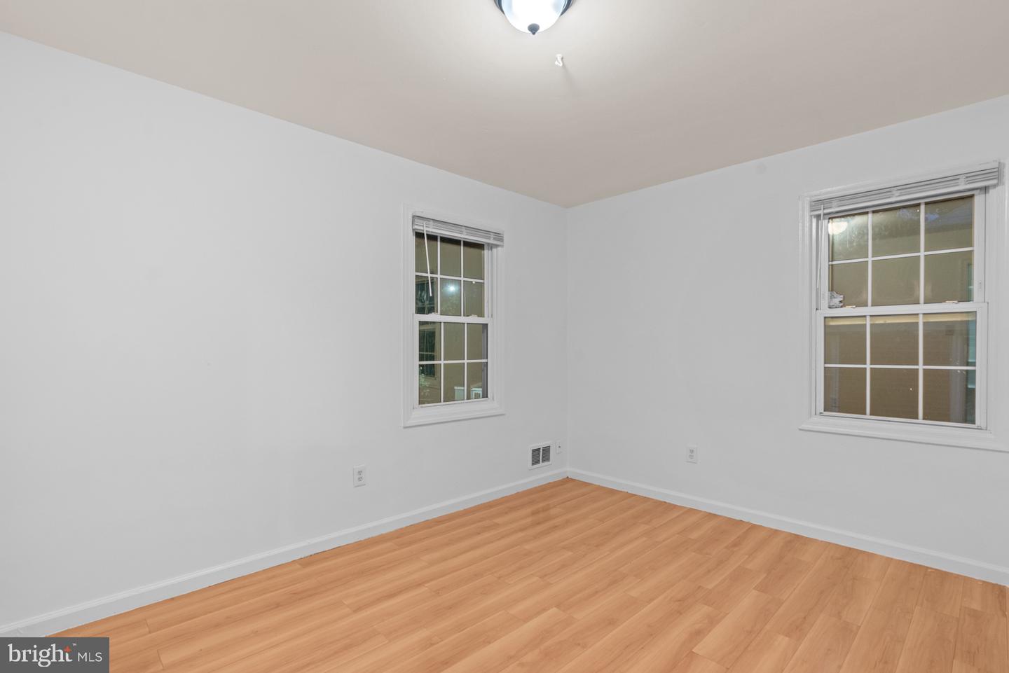 9827 Town Ln Property Photo 17
