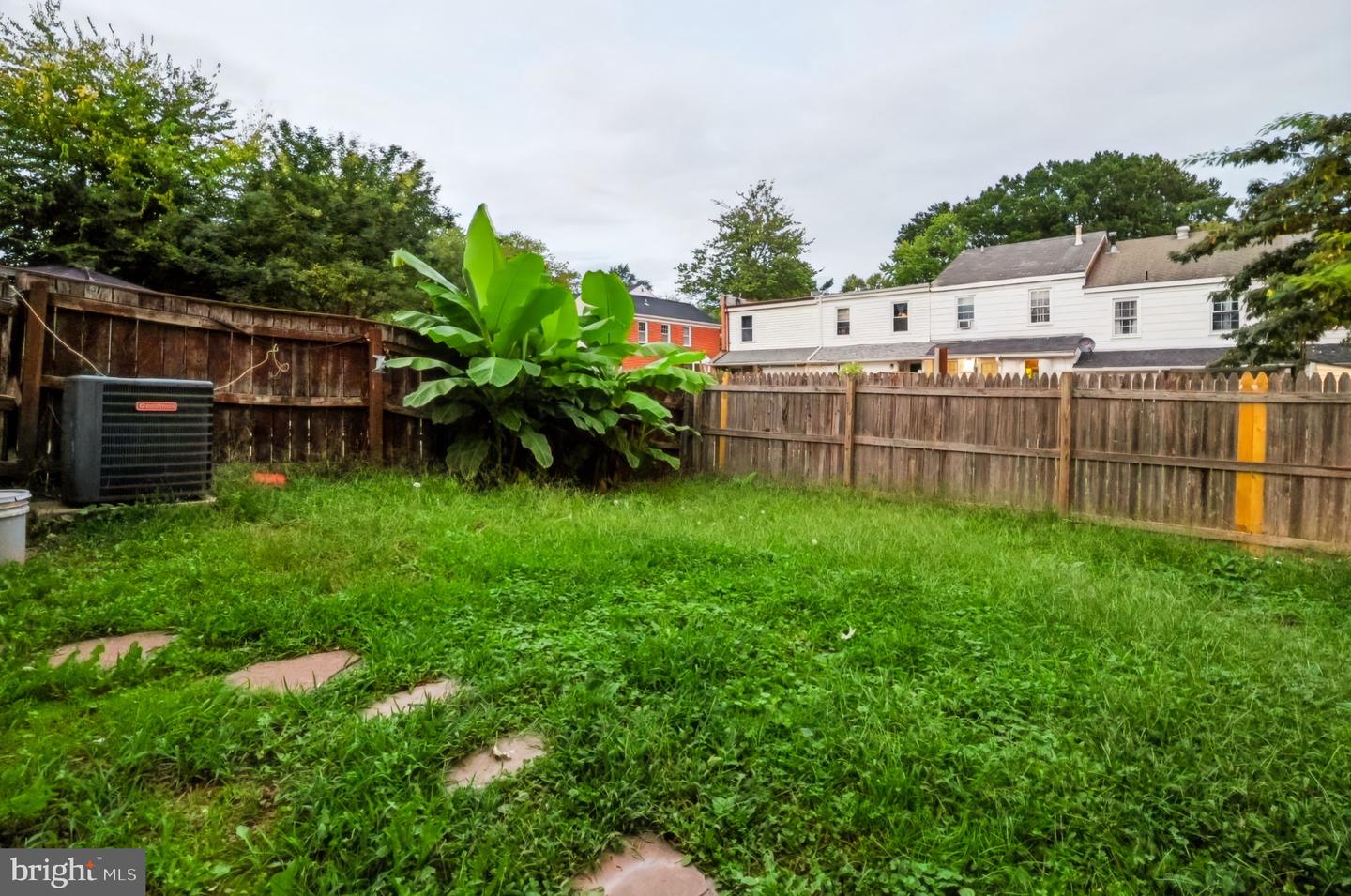 9827 Town Ln Property Photo 19