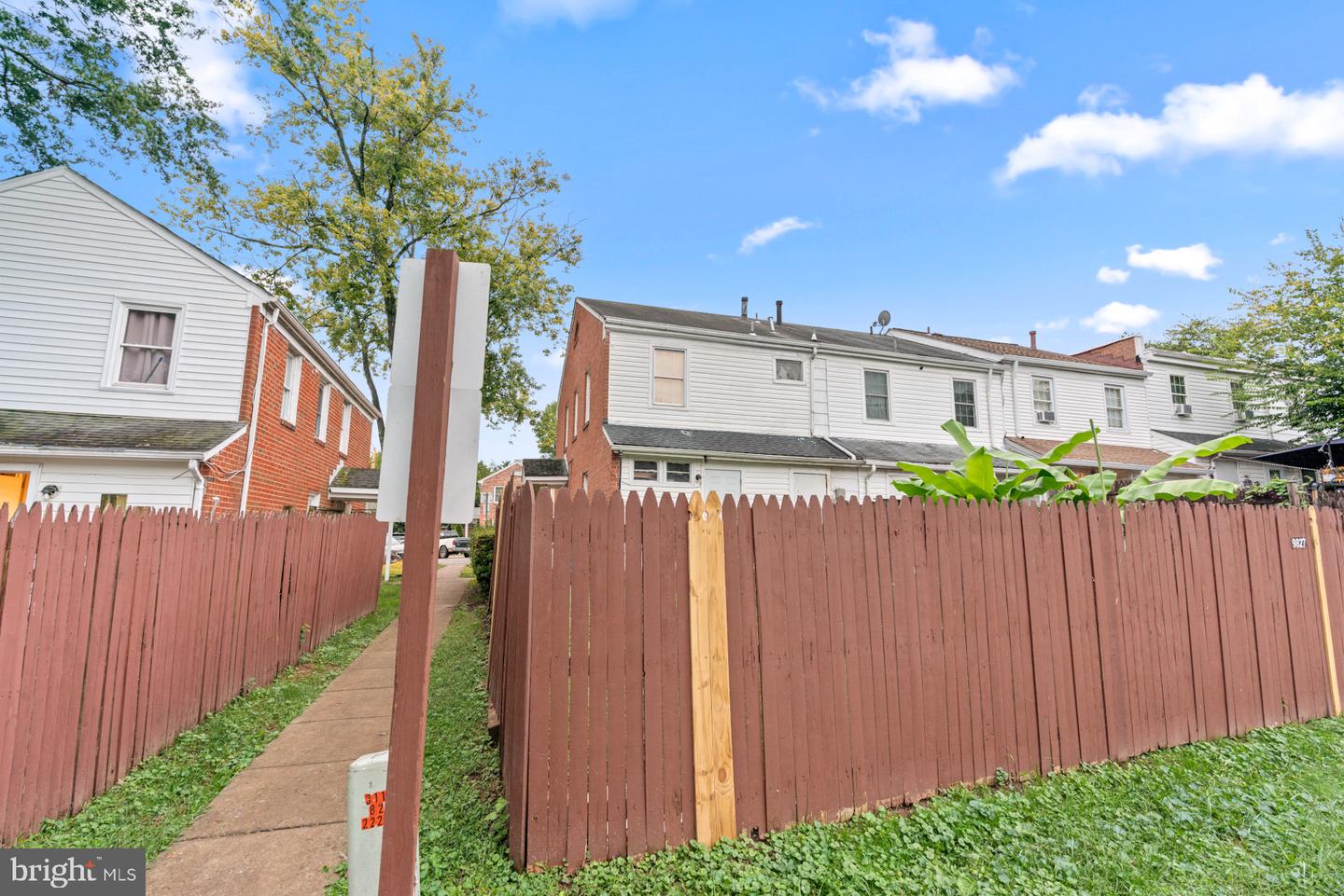9827 Town Ln Property Photo 23