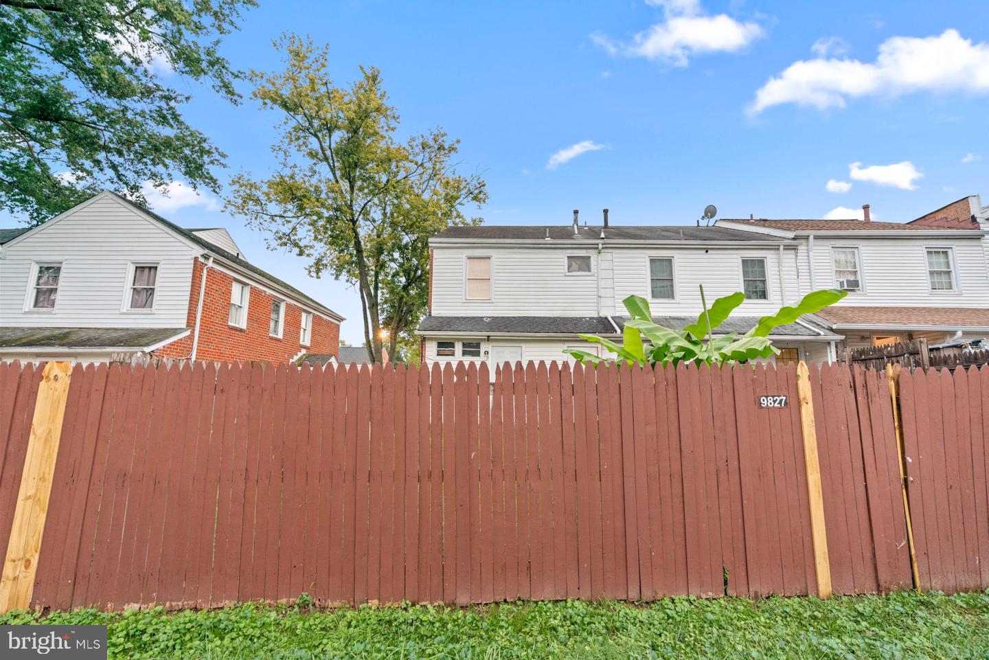9827 Town Ln Property Photo 24