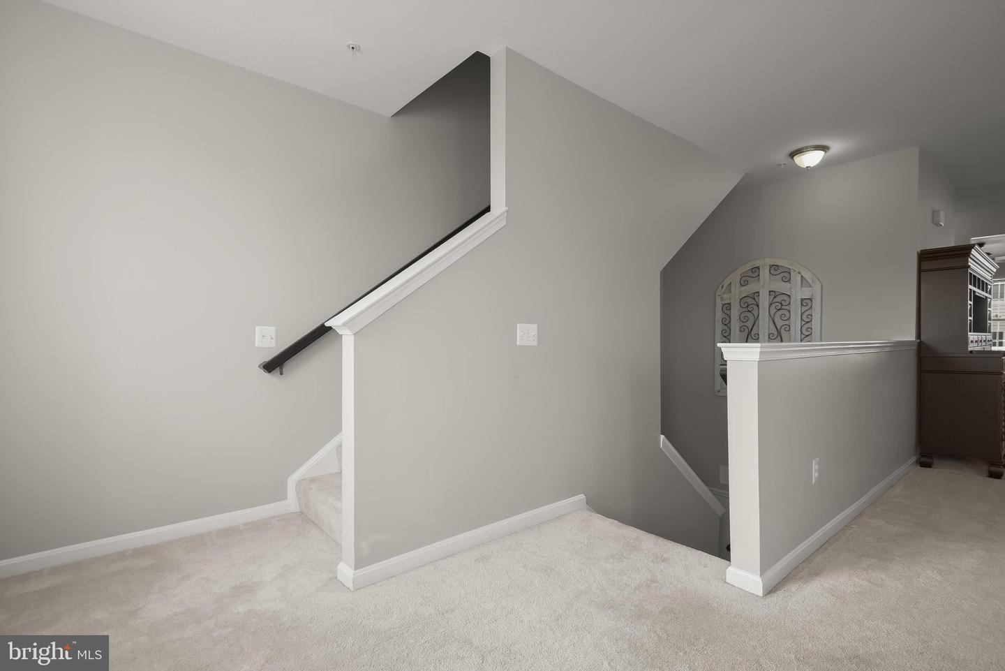 9508 Lee Ct Property Photo 4