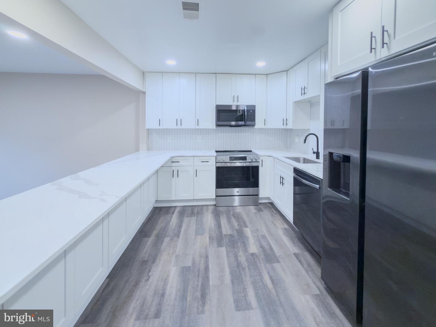 8948 Mcdowell Cmn Property Photo 5
