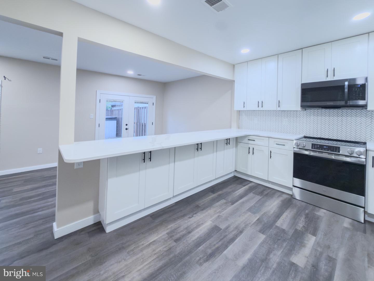 8948 Mcdowell Cmn Property Photo 6