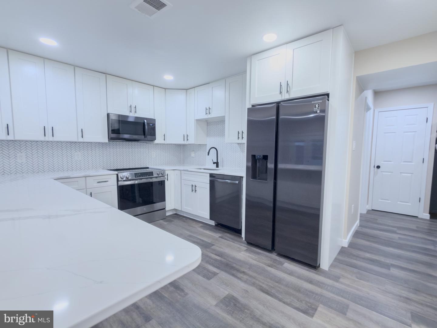 8948 Mcdowell Cmn Property Photo 7