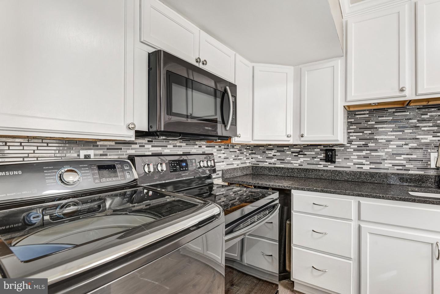 9337 Taney Rd Property Photo 10