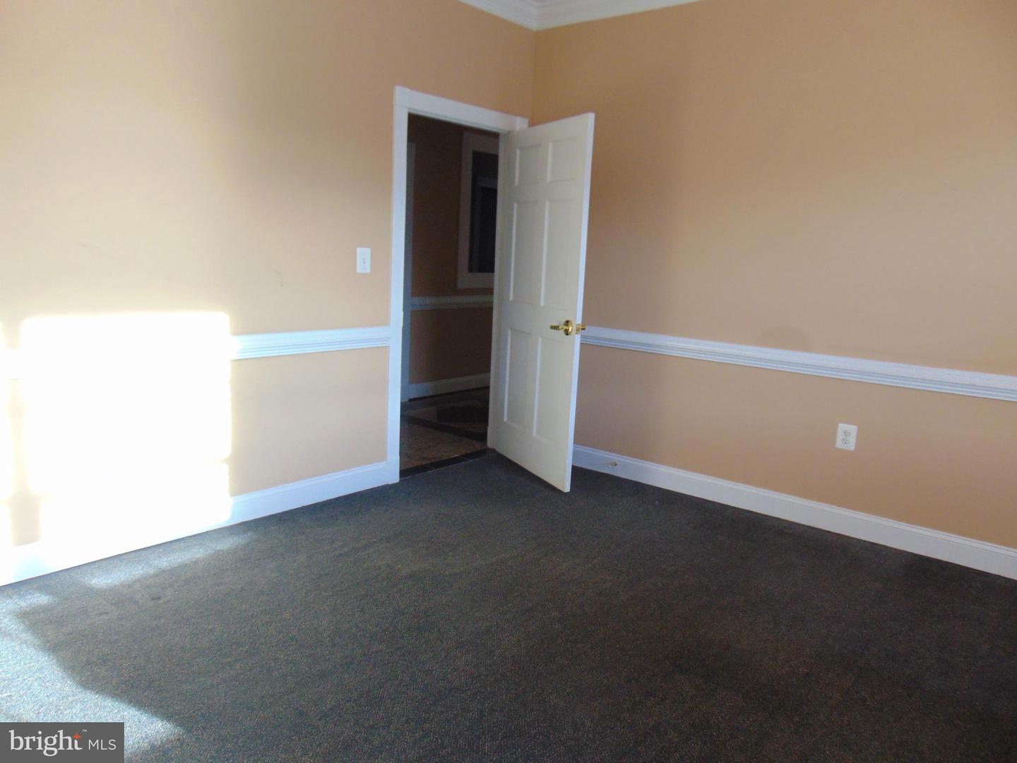 9202 Venture Ct Property Photo 11
