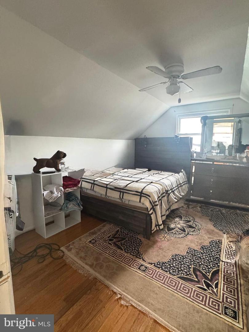 107 Luxor St Property Photo 17