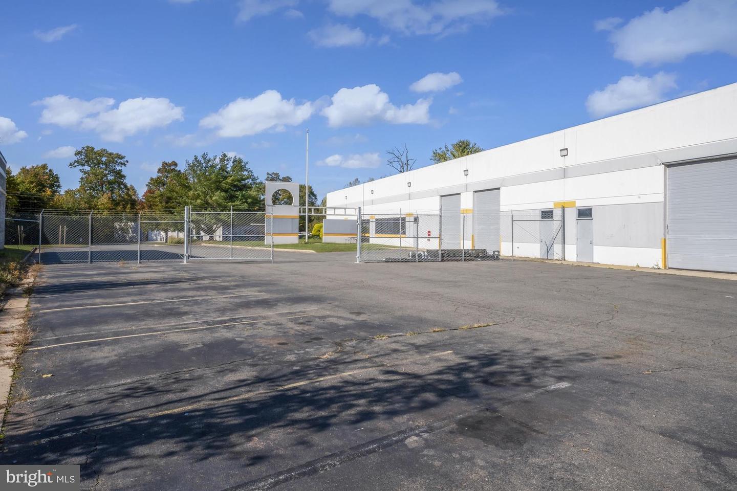 8197 Euclid Ct #suite A Property Photo 17