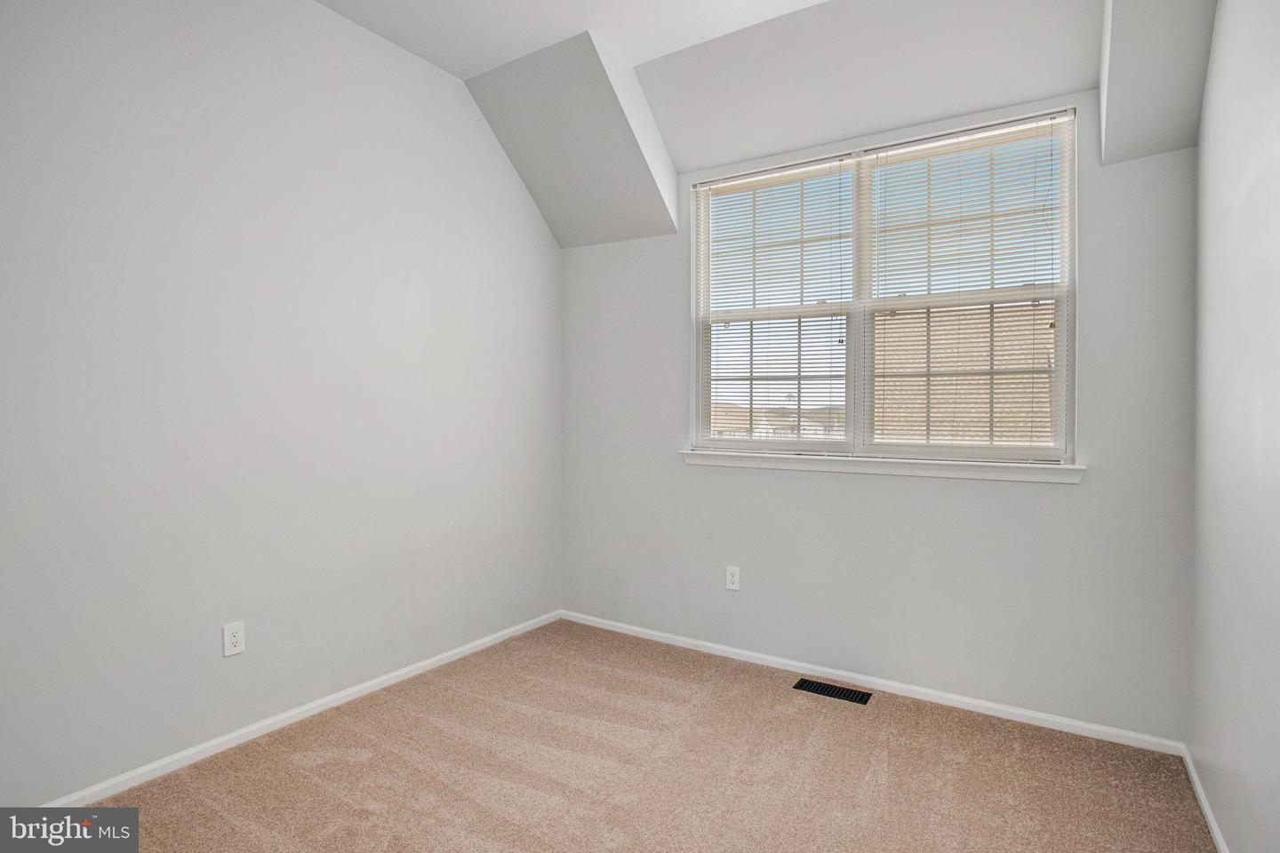 9511 Walker Way Property Photo 25