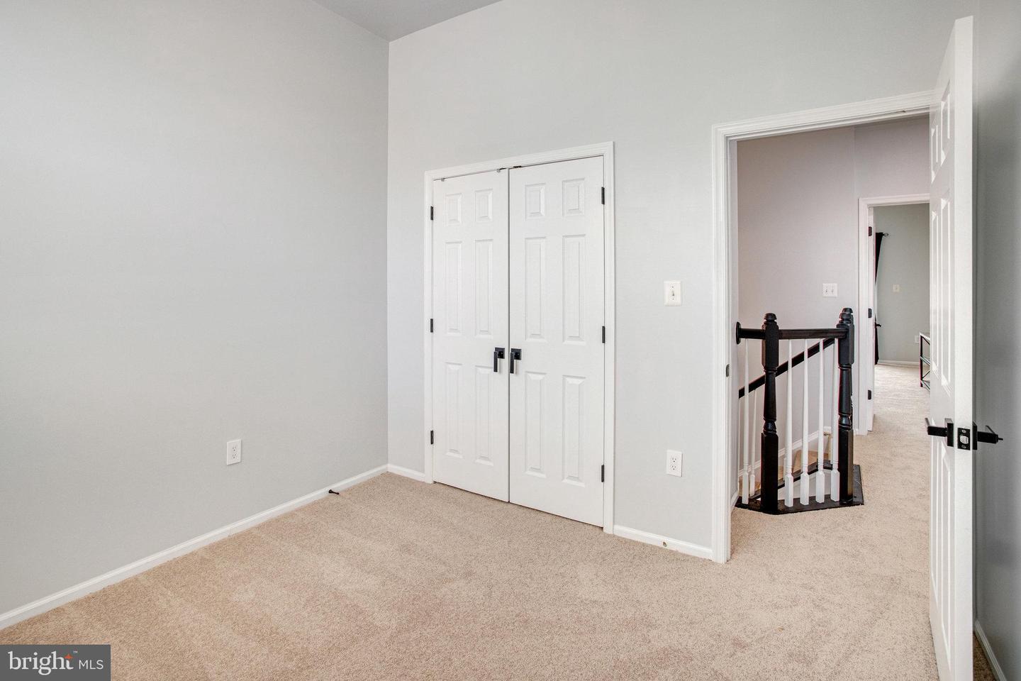 9511 Walker Way Property Photo 28