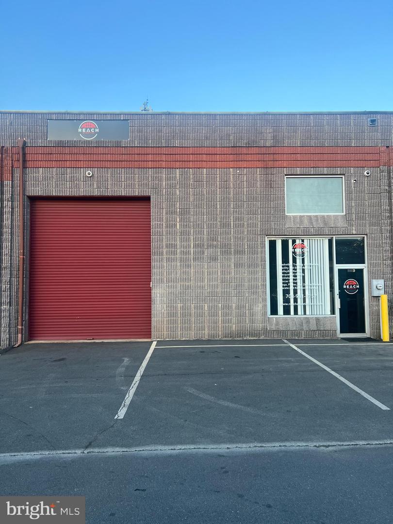 9102 Industry Dr #d Property Photo 1