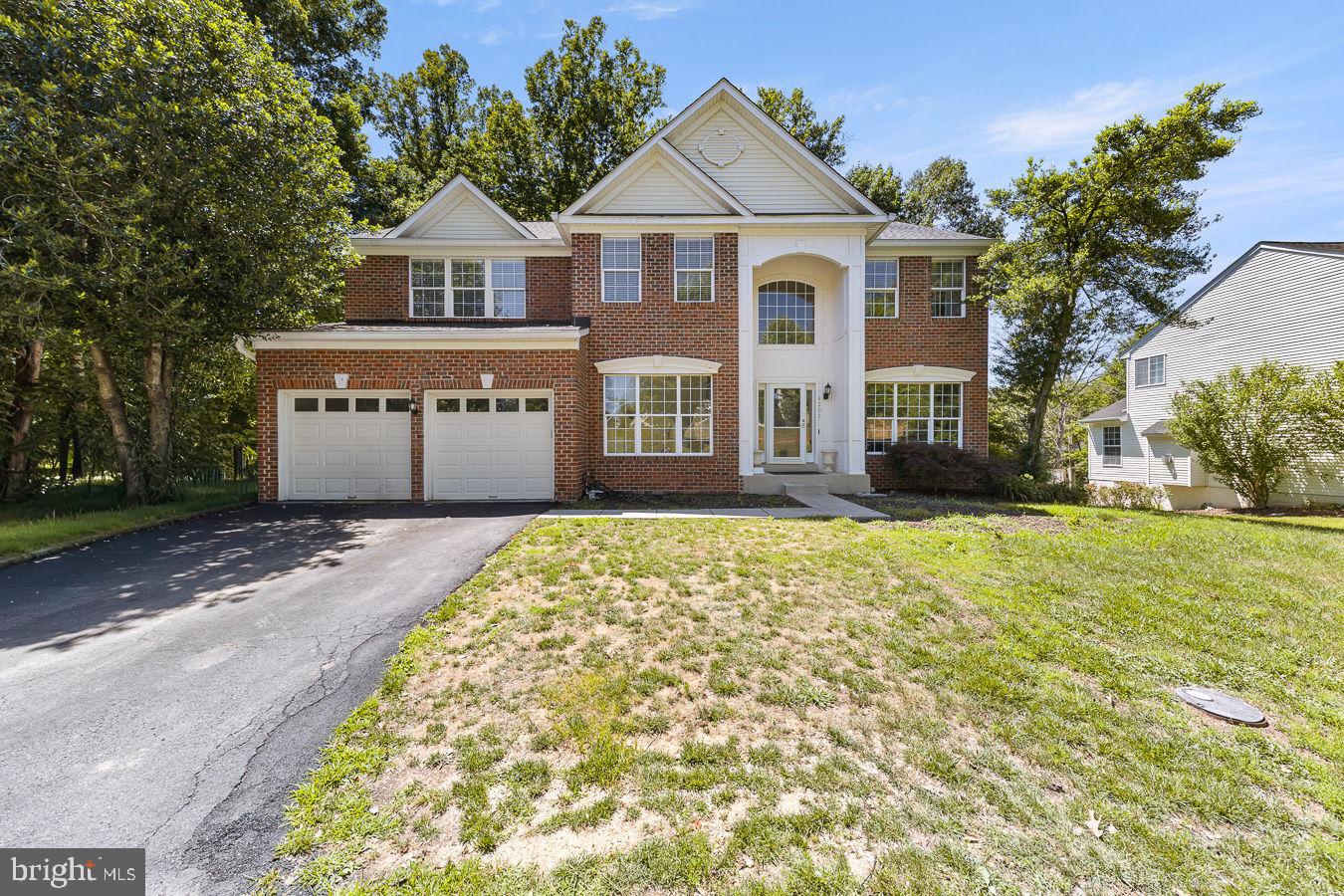 9201 Golf Ct Property Photo 1