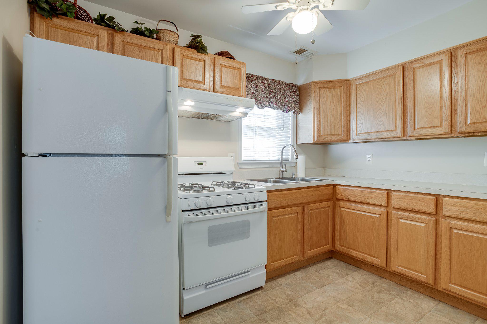 192 Cabbel Dr Property Photo 8