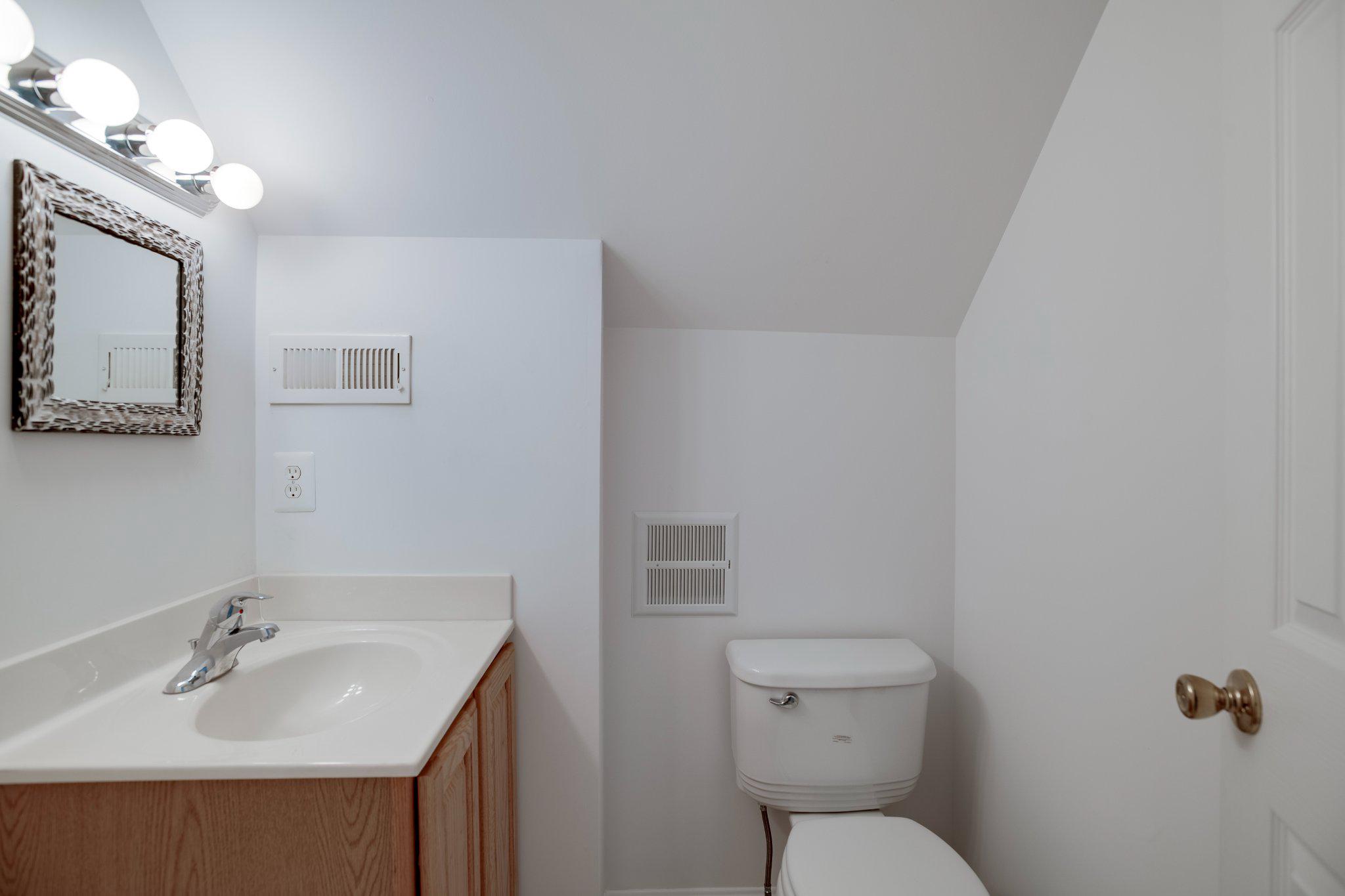 192 Cabbel Dr Property Photo 16
