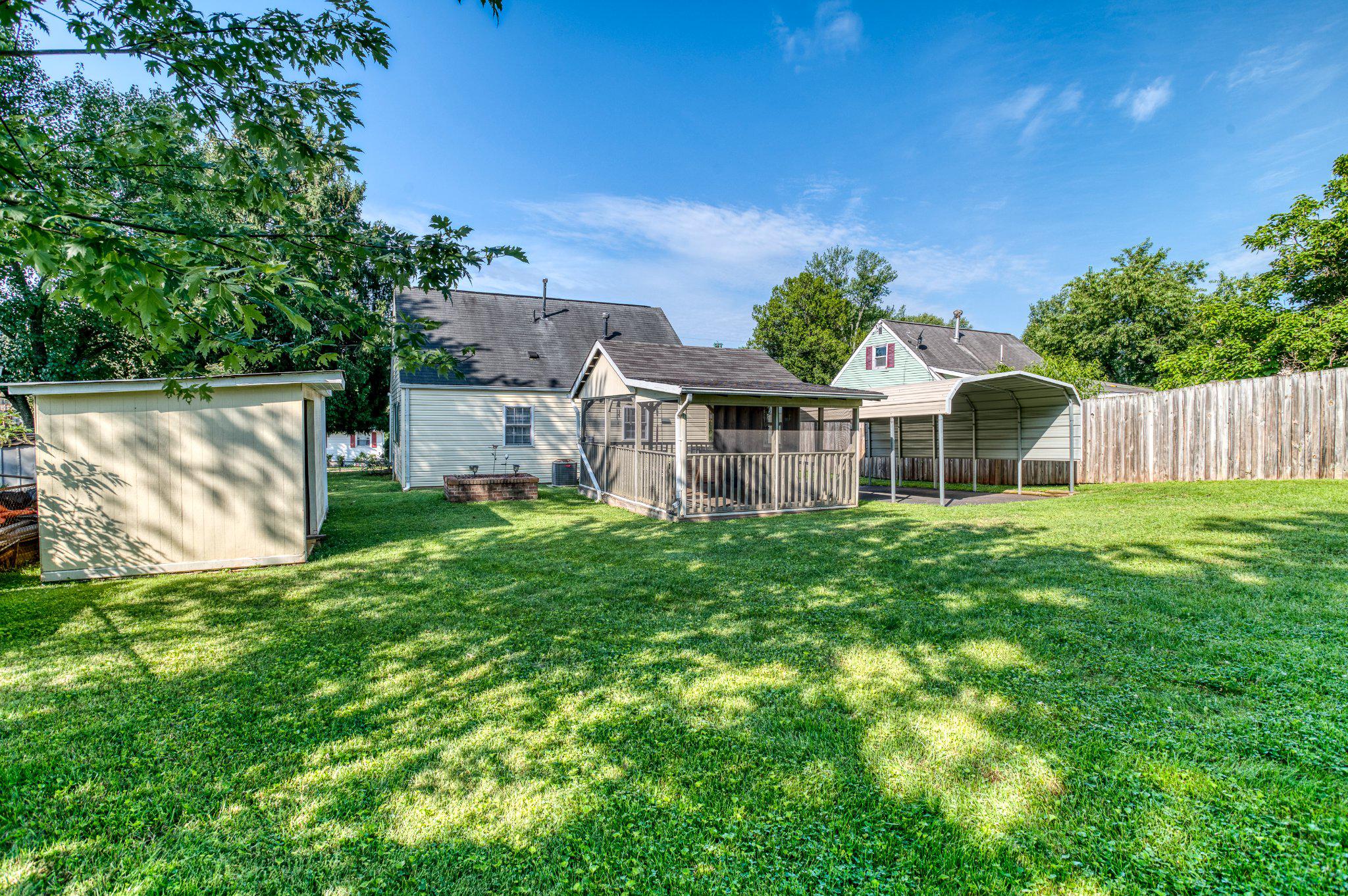 192 Cabbel Dr Property Photo 23