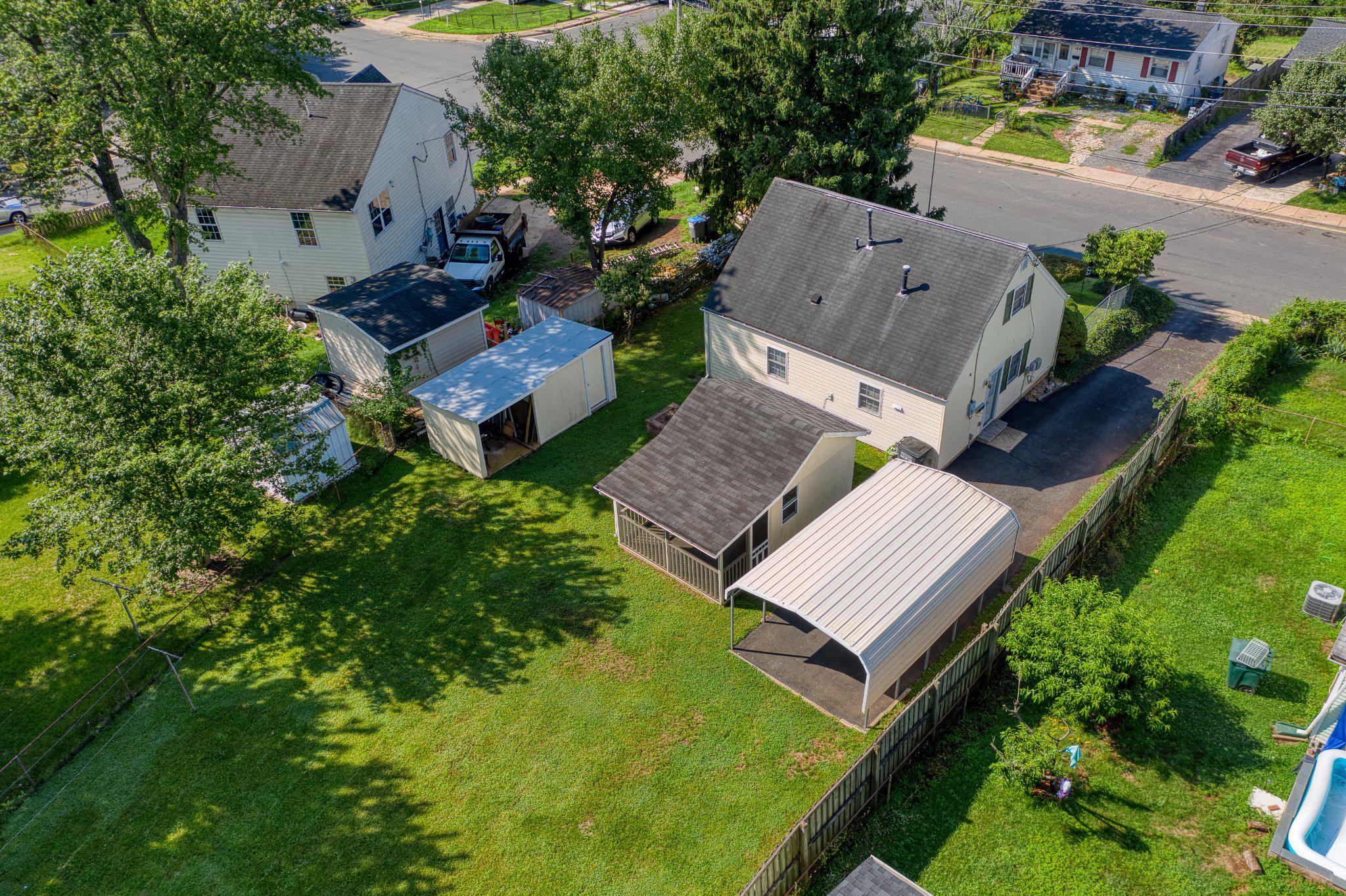192 Cabbel Dr Property Photo 49