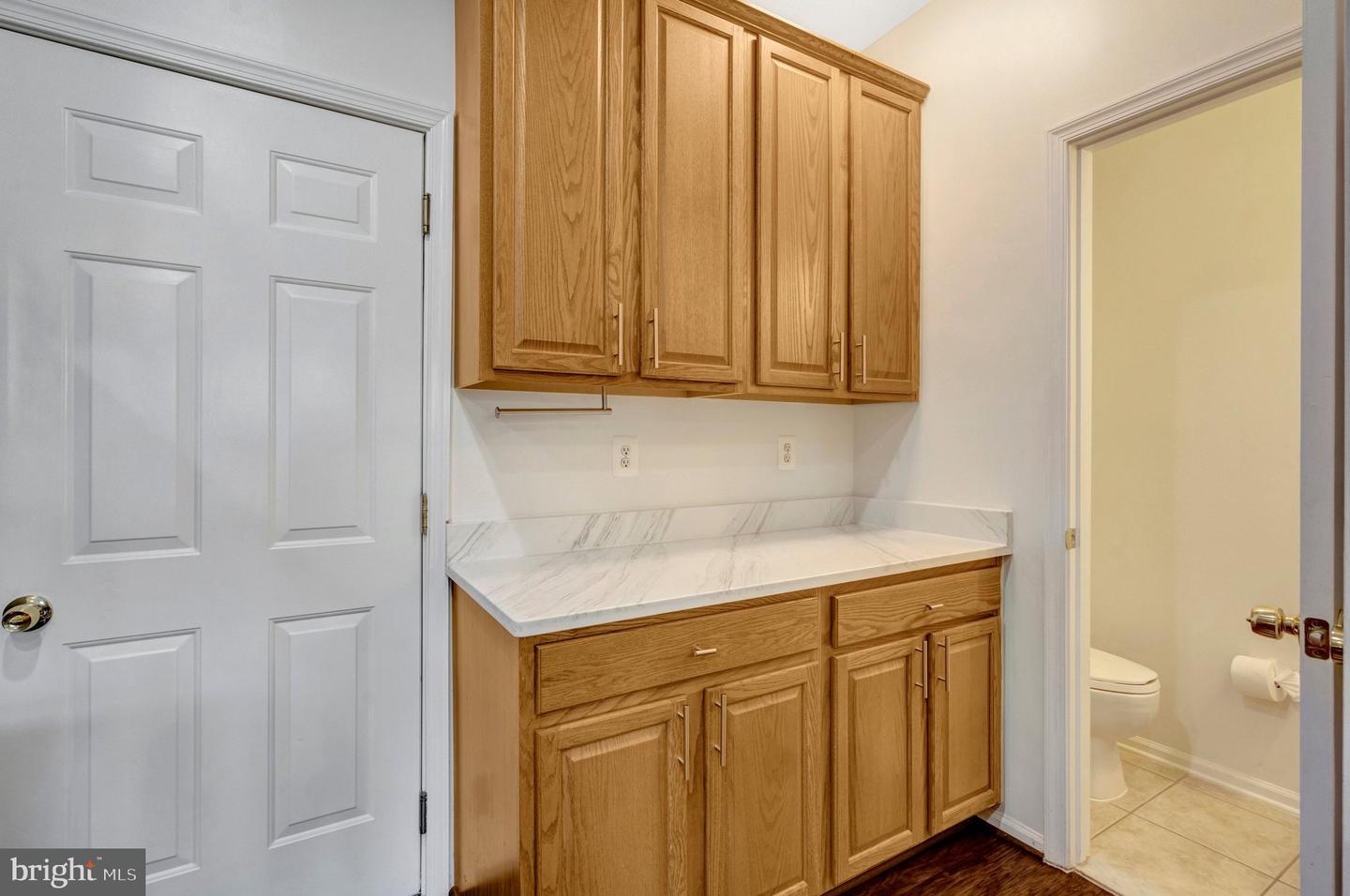 9544 Walker Way Property Photo 10