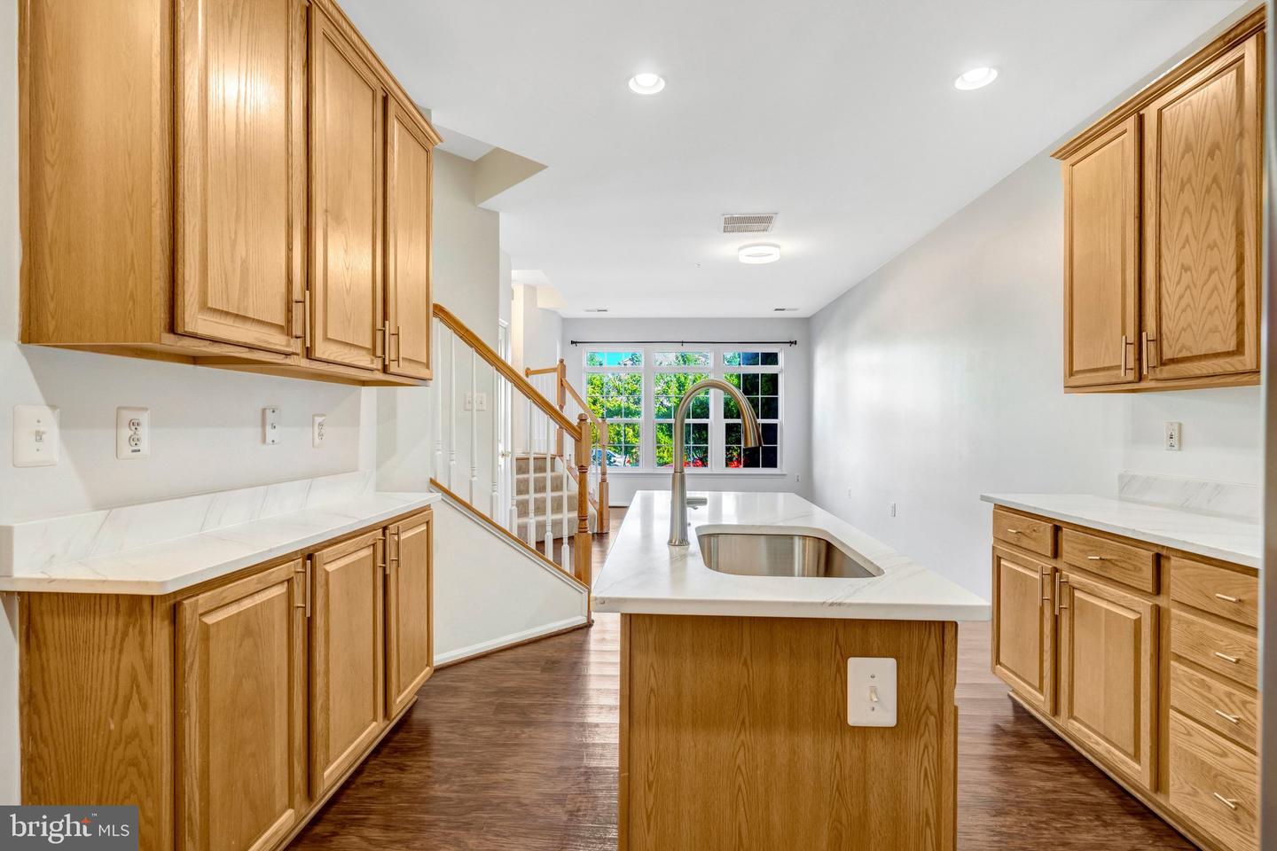 9544 Walker Way Property Photo 12