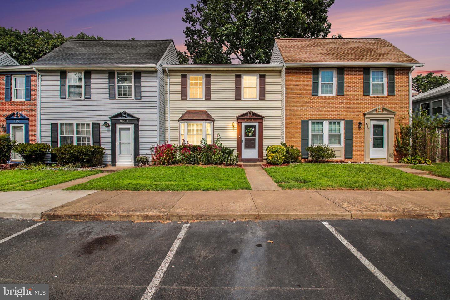 8526 Englewood Ct Property Photo 1