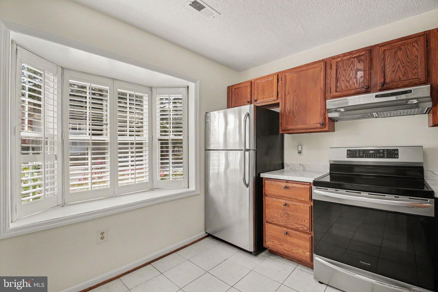 8526 Englewood Ct Property Photo 5