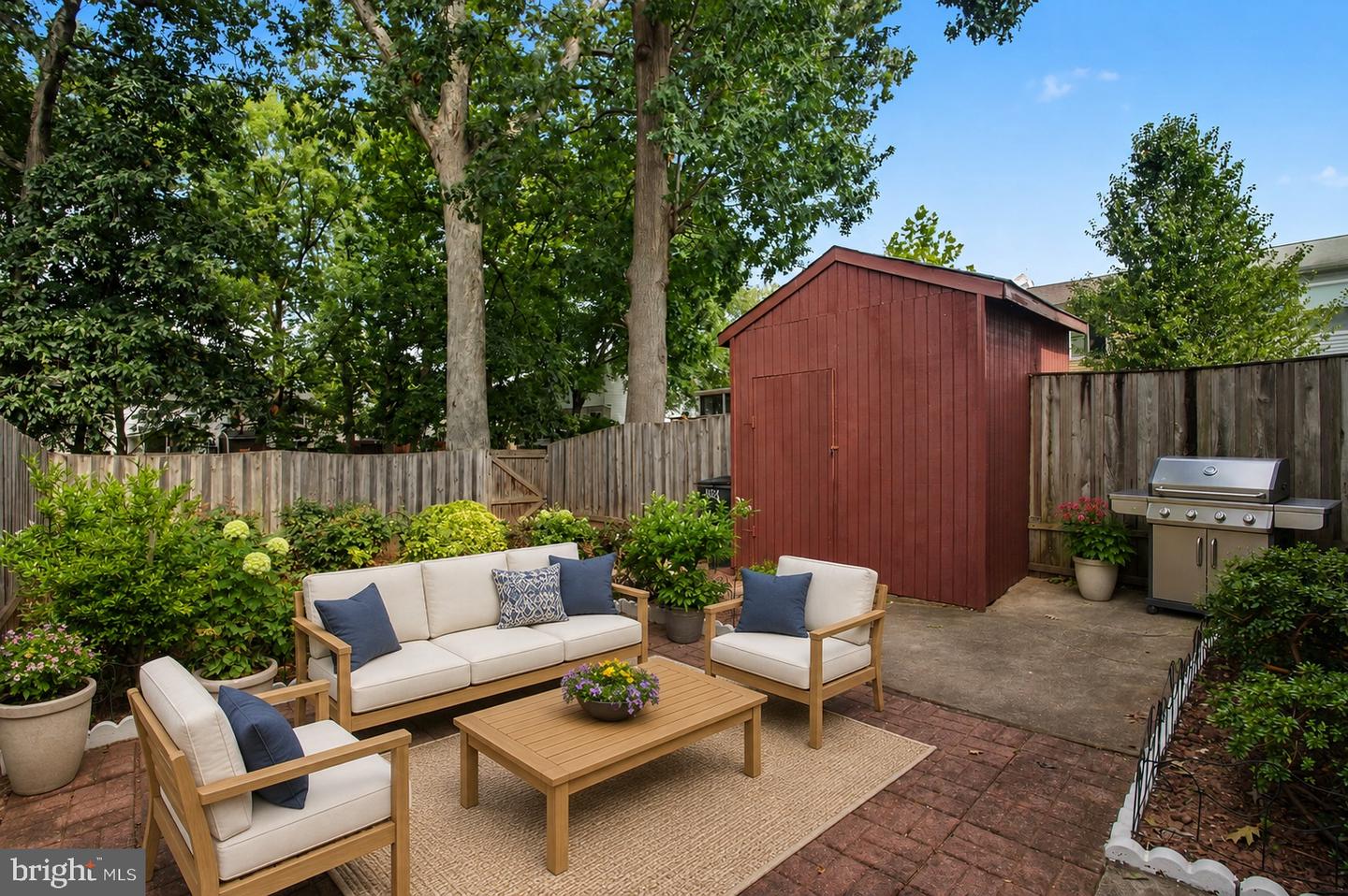 8526 Englewood Ct Property Photo 12