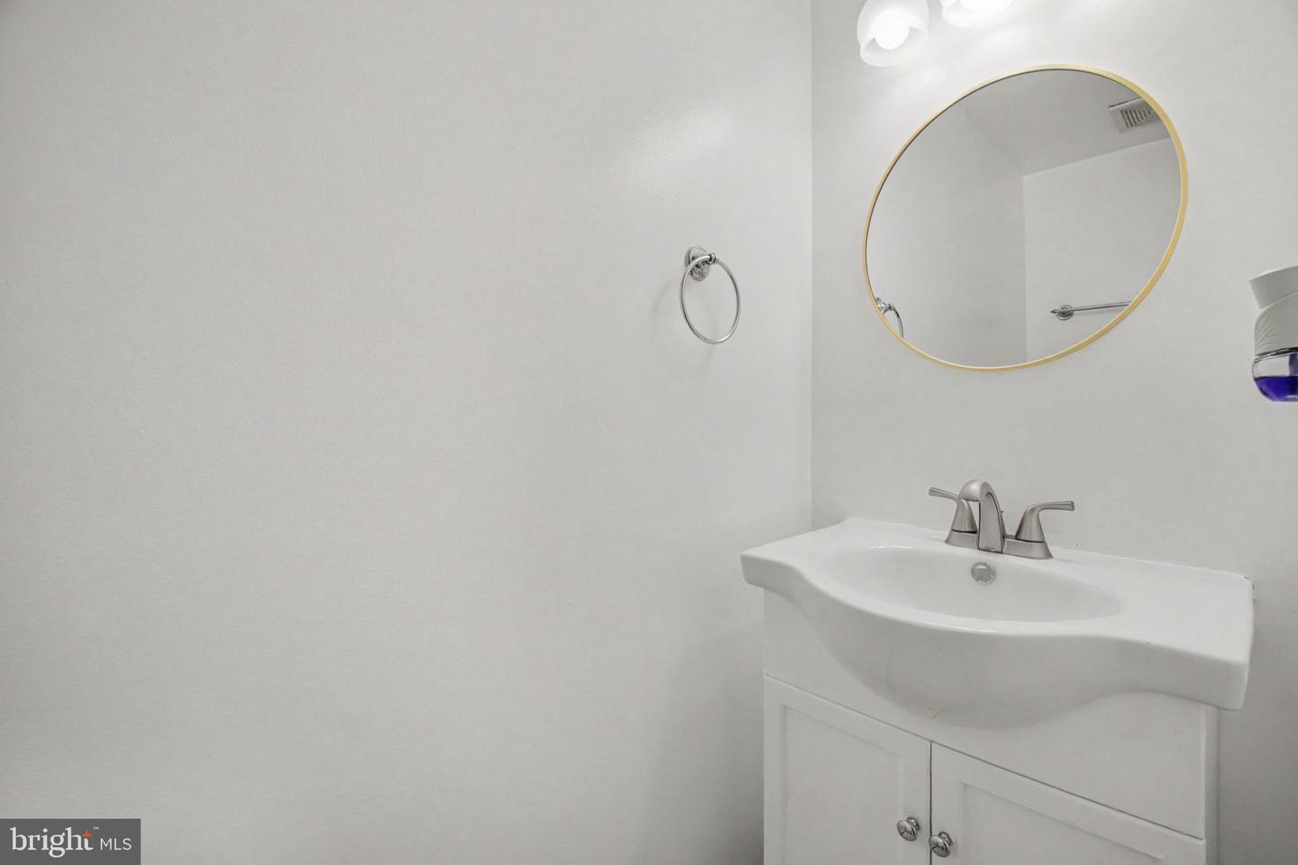 8526 Englewood Ct Property Photo 14