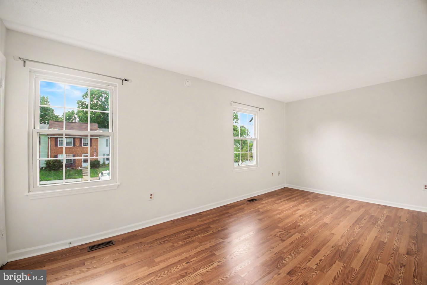 8526 Englewood Ct Property Photo 17