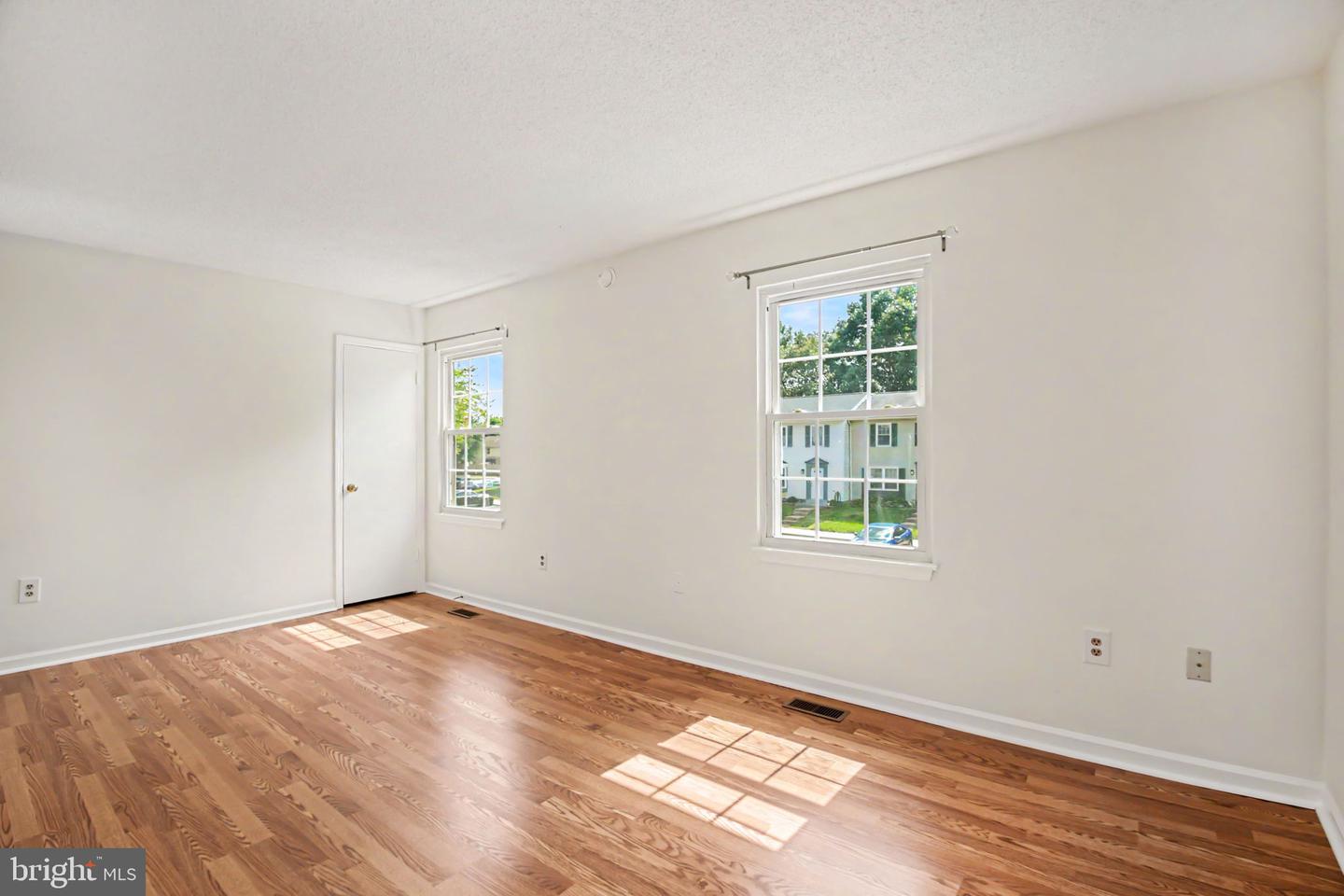 8526 Englewood Ct Property Photo 18