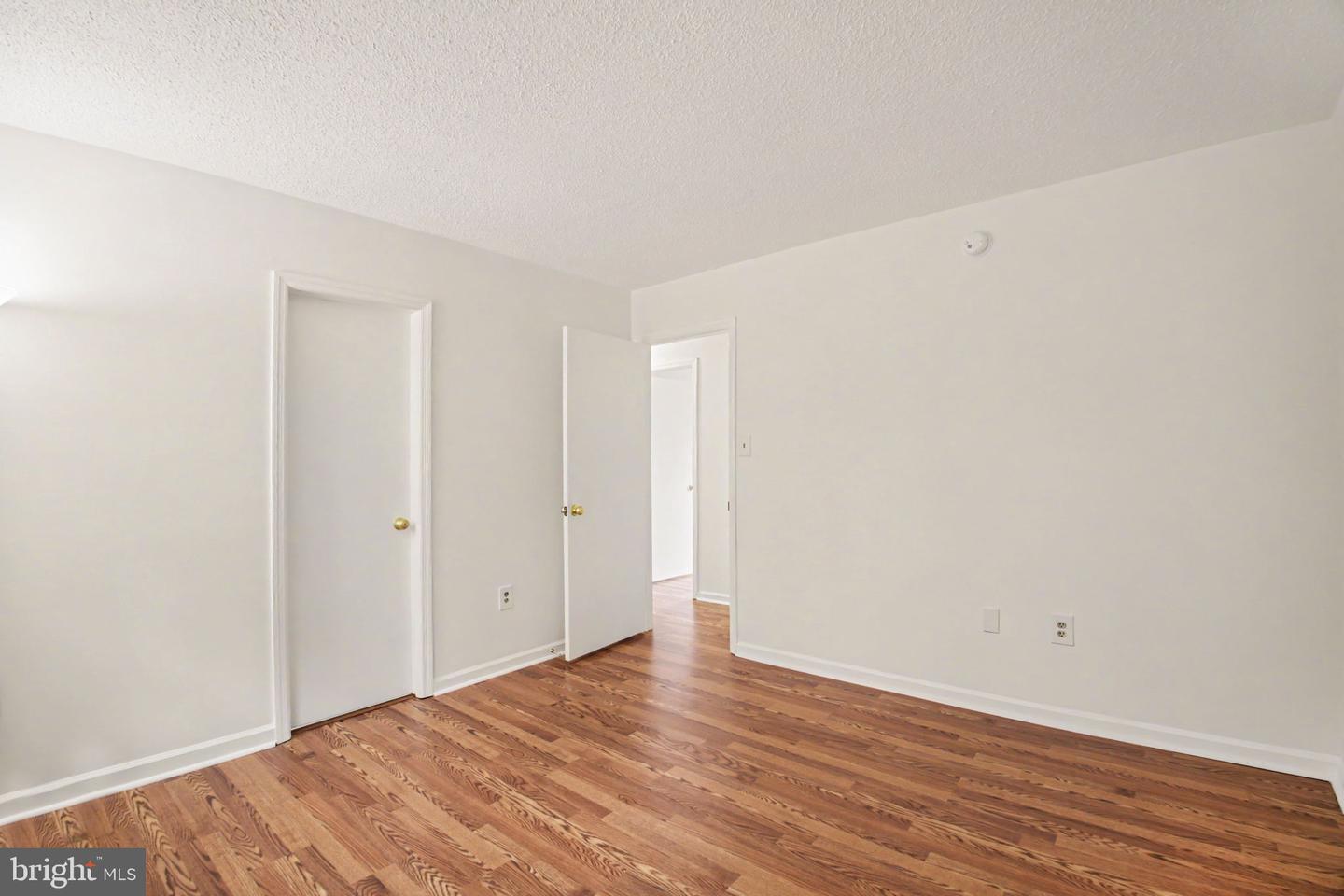 8526 Englewood Ct Property Photo 23