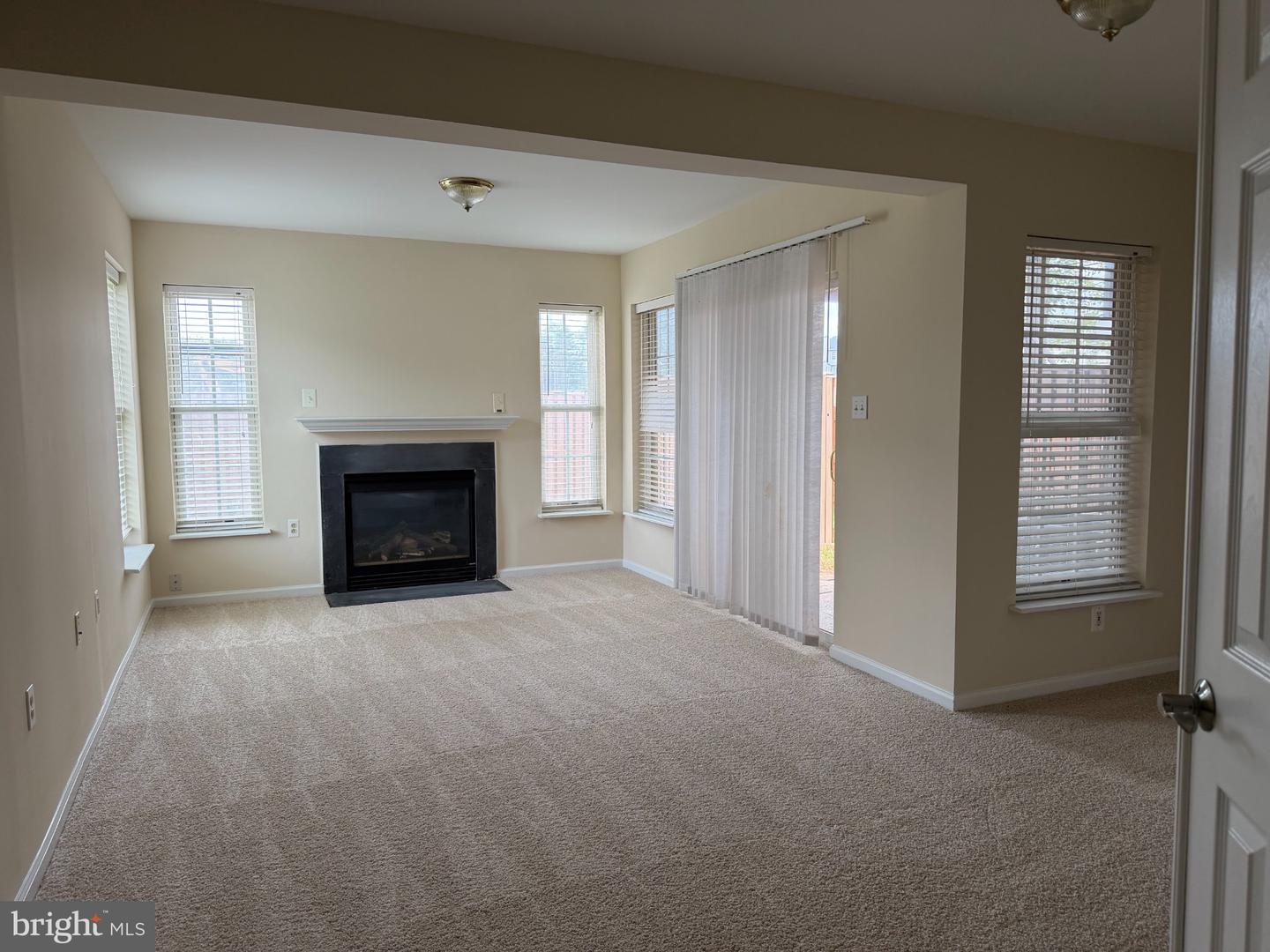 9400 Silver Meteor Ct Property Photo 2