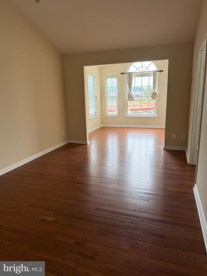 9400 Silver Meteor Ct Property Photo 7