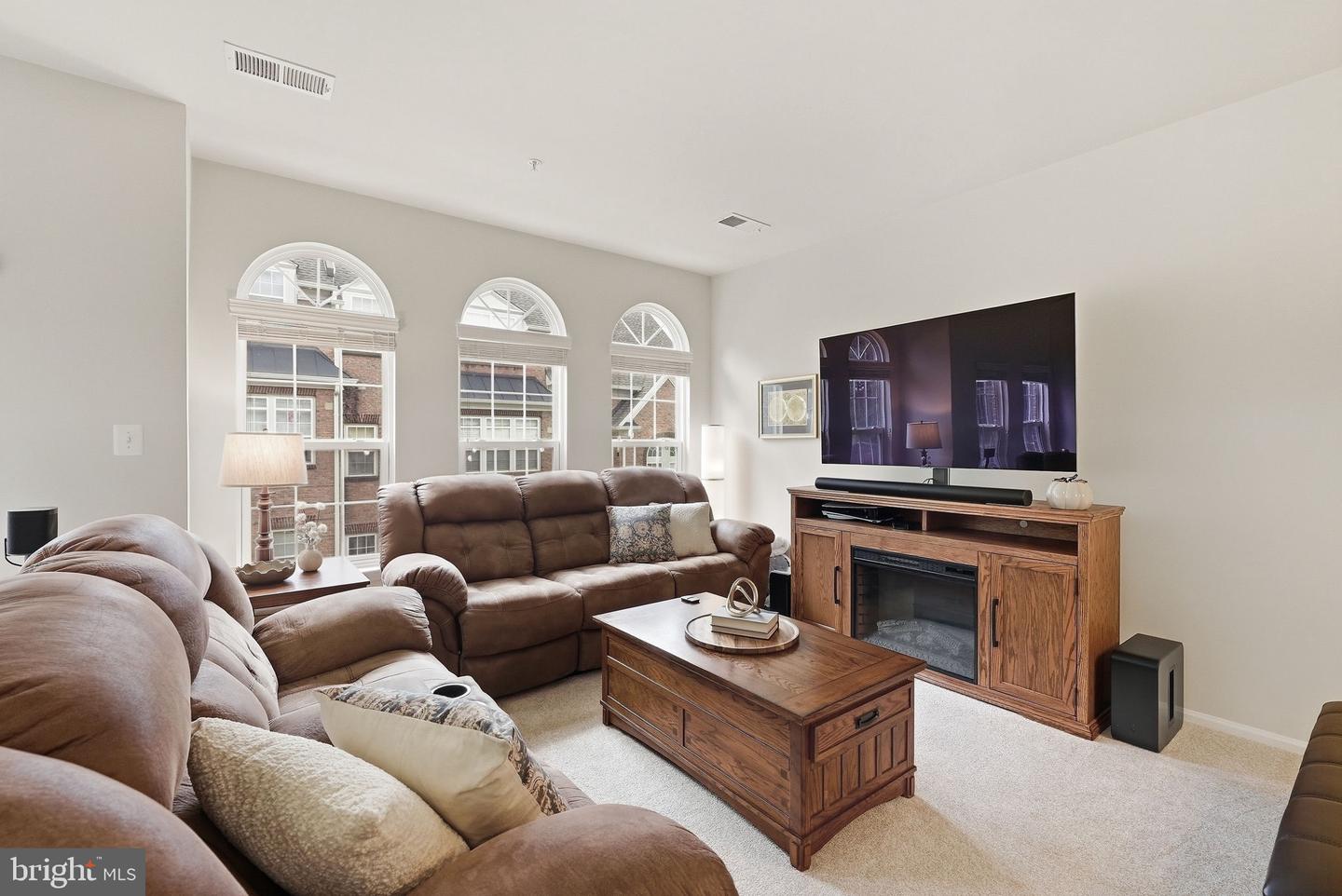 9585 Wheats Way Property Photo 8