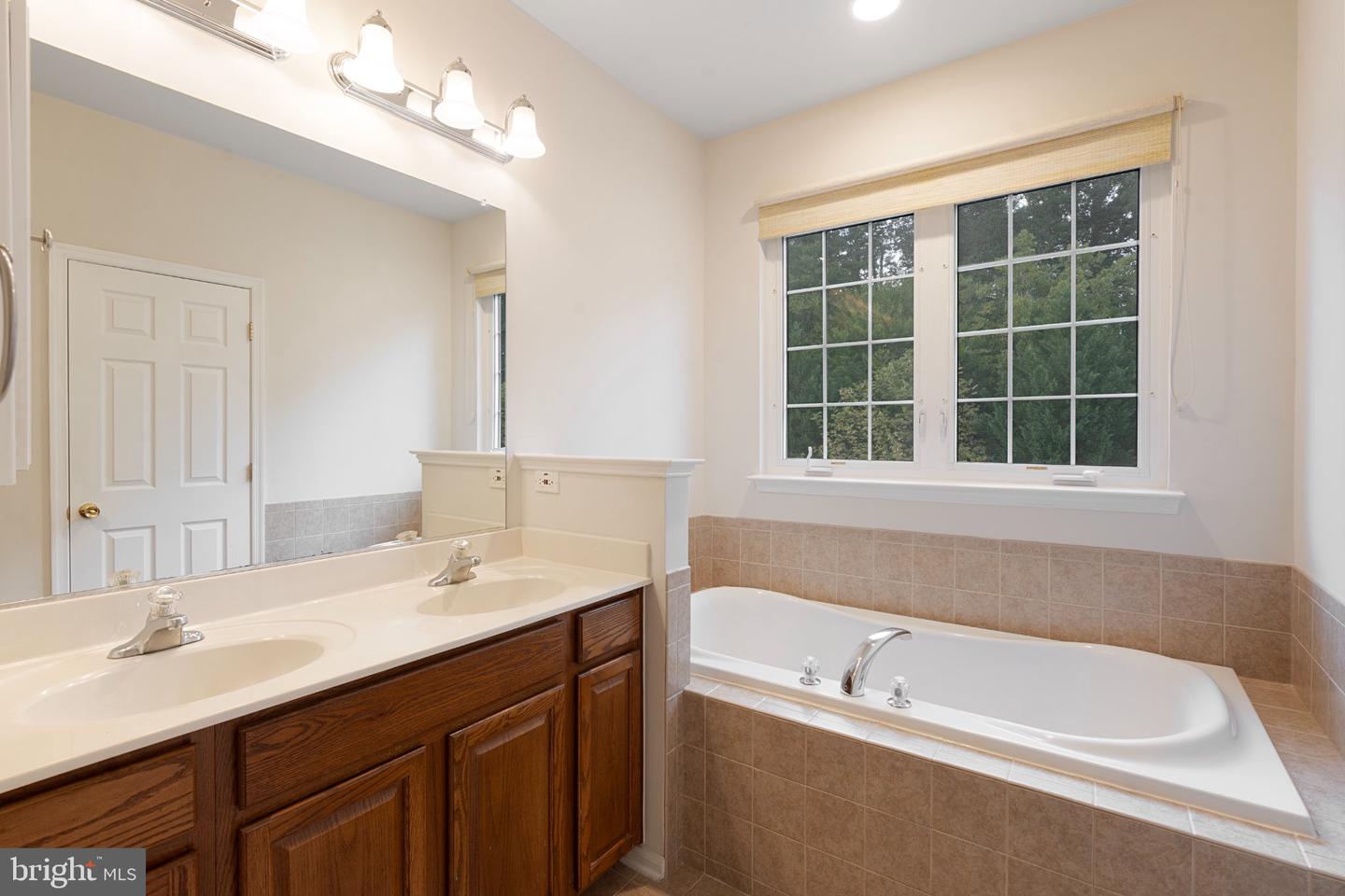 9606 Wigfall Way Property Photo 17