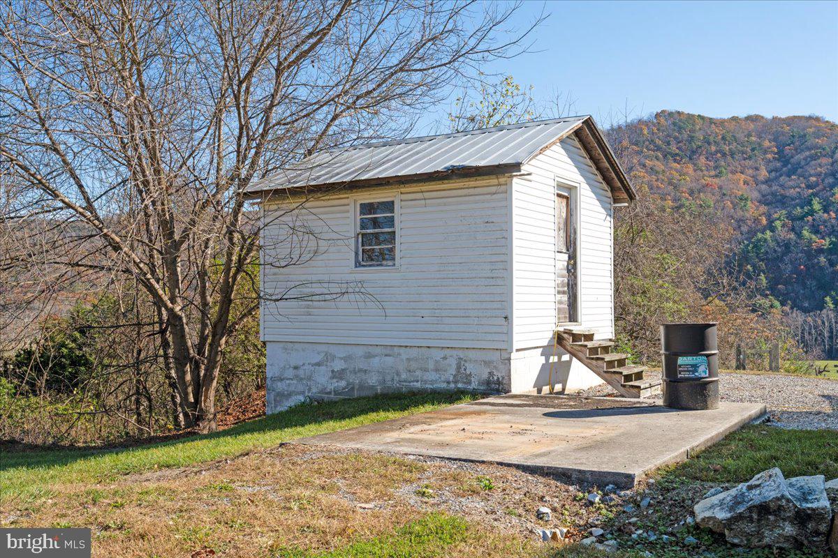 3199 Northfork Rd Property Photo 4