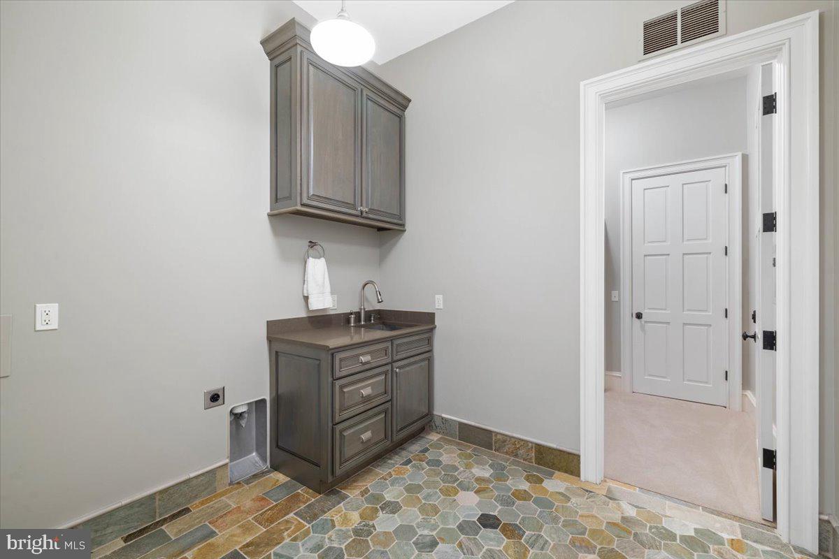 4255 Fortress Dr Property Photo 66