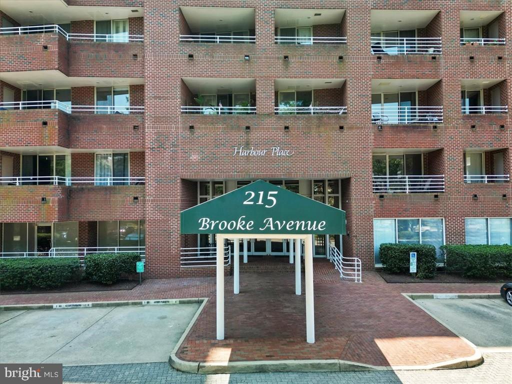 215 BROOKE AVE #1004