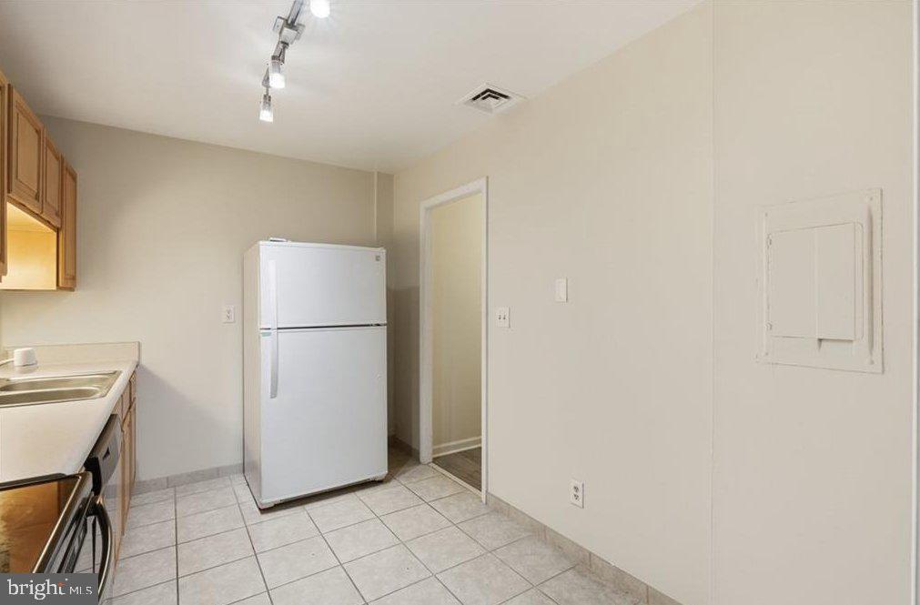 1024 Gates Ave Property Photo 15