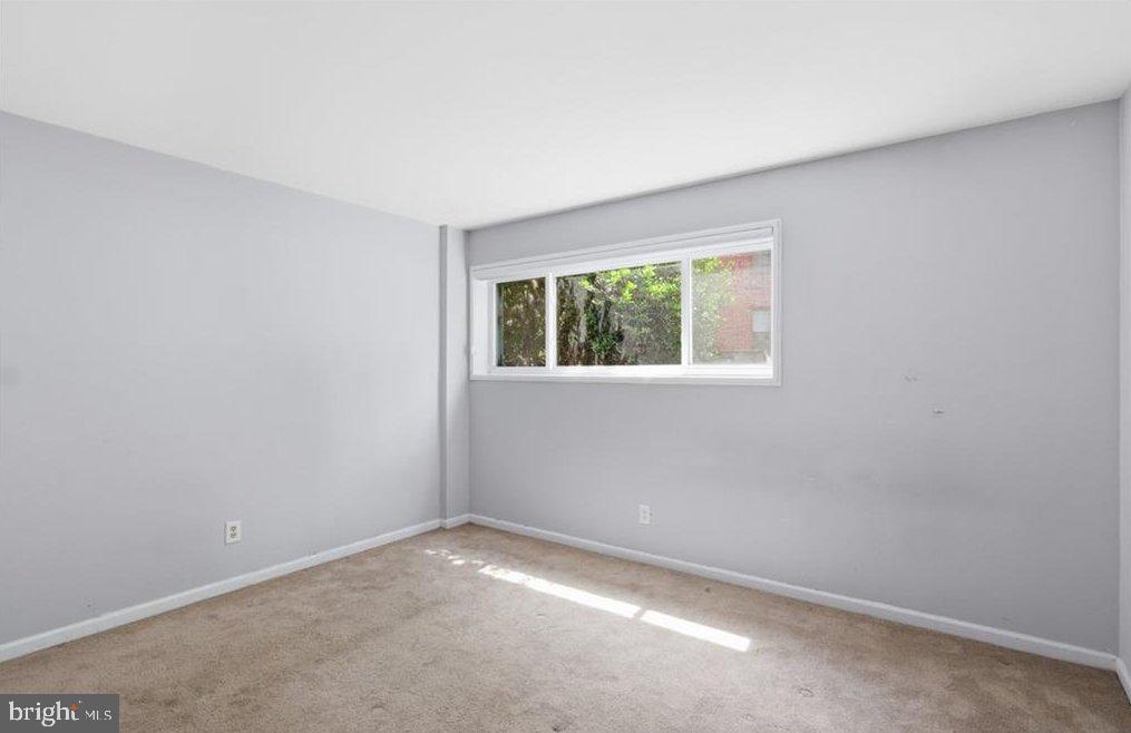 1024 Gates Ave Property Photo 21