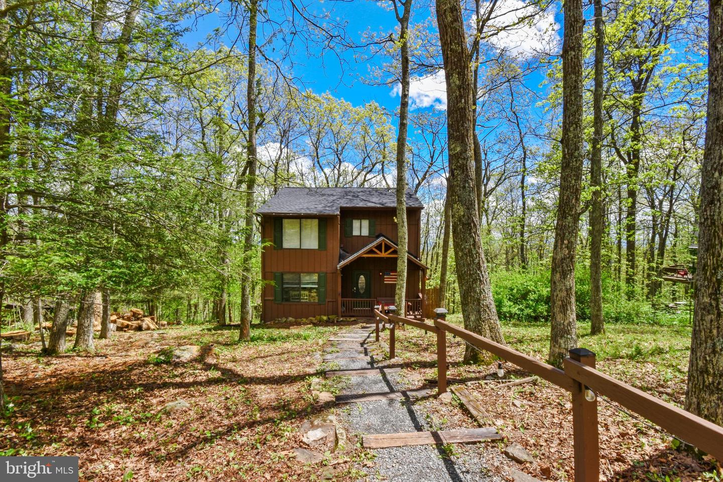 195 White Oak Dr Property Photo