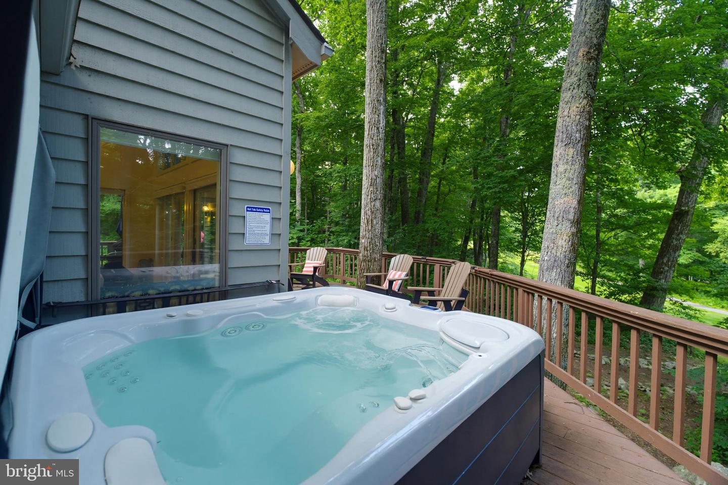 52 Deer Springs Ln Property Photo 8