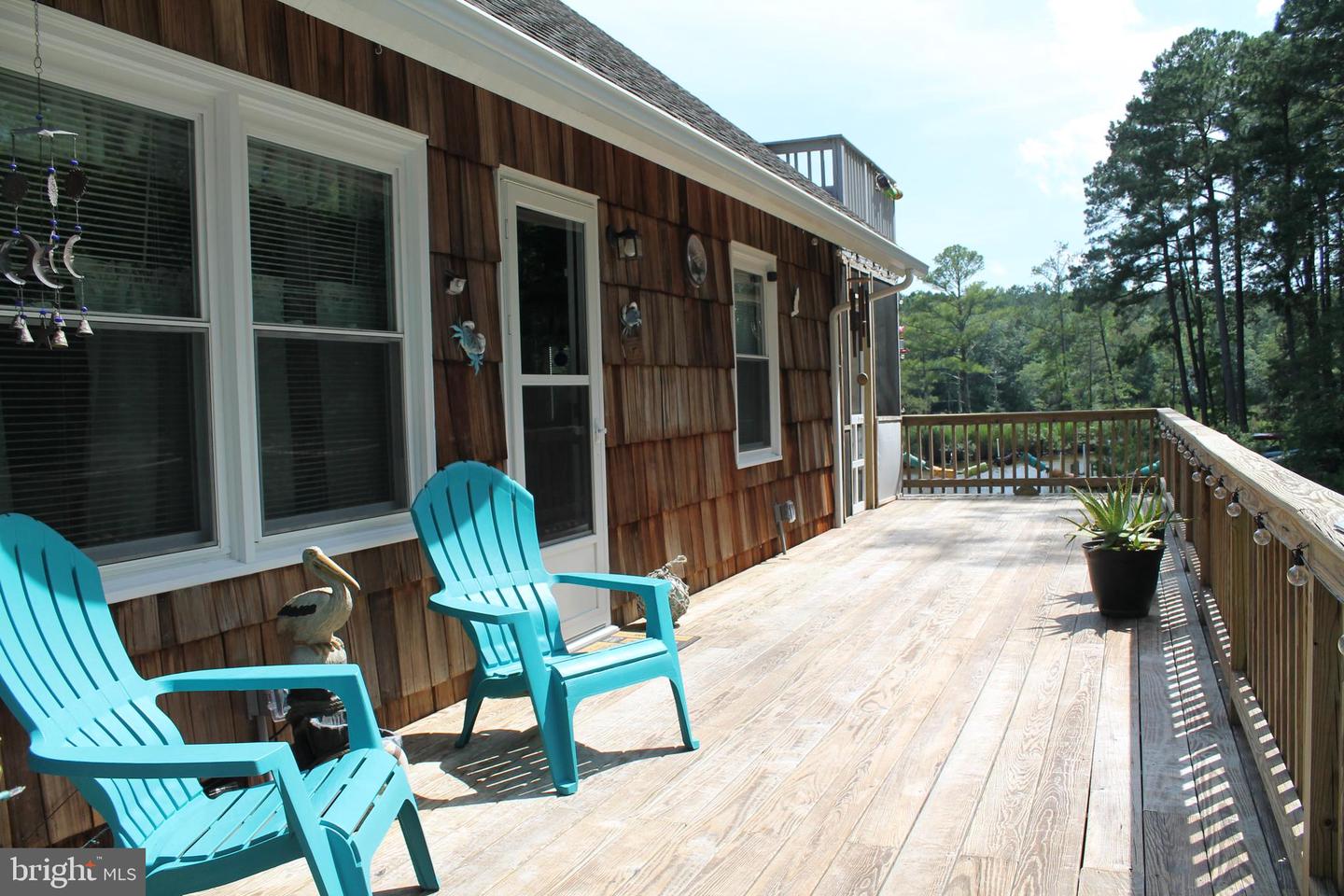 300 Maple Ln Property Photo 5