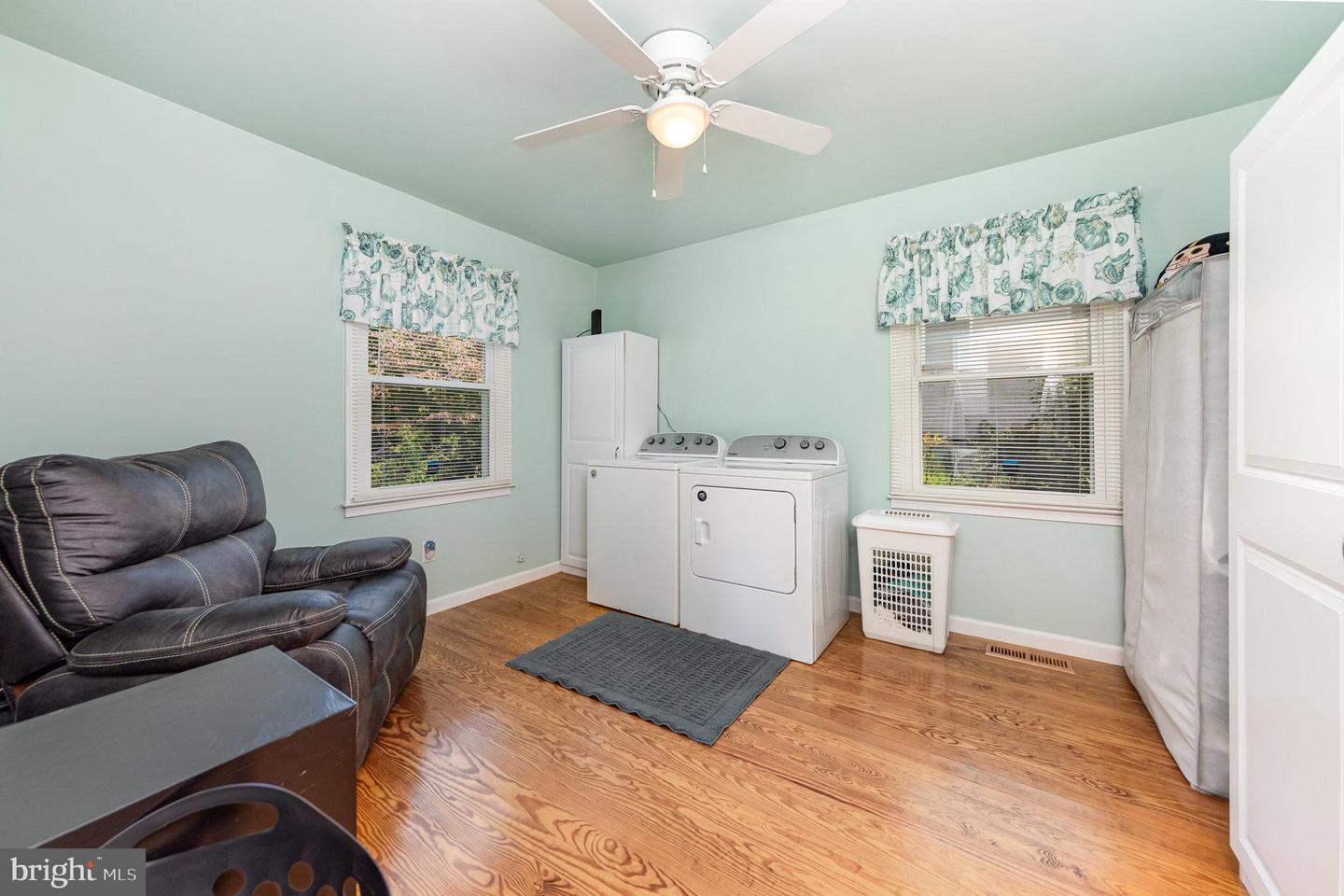 300 Maple Ln Property Photo 17