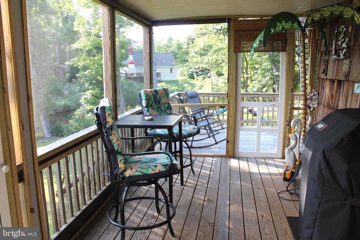 300 Maple Ln Property Photo 29