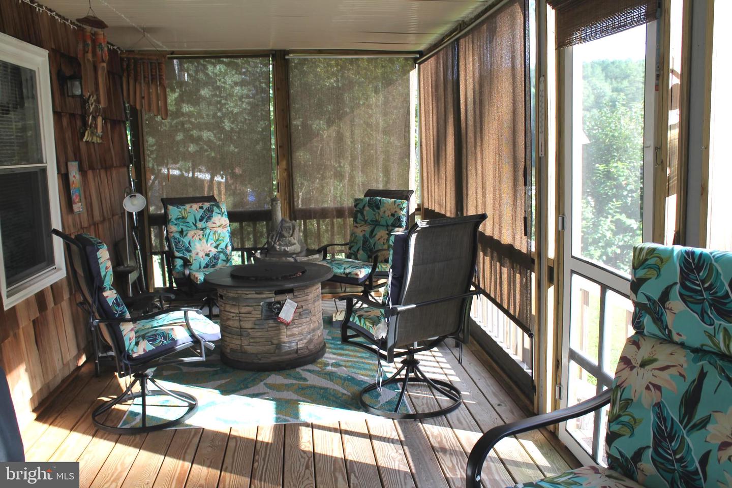 300 Maple Ln Property Photo 30